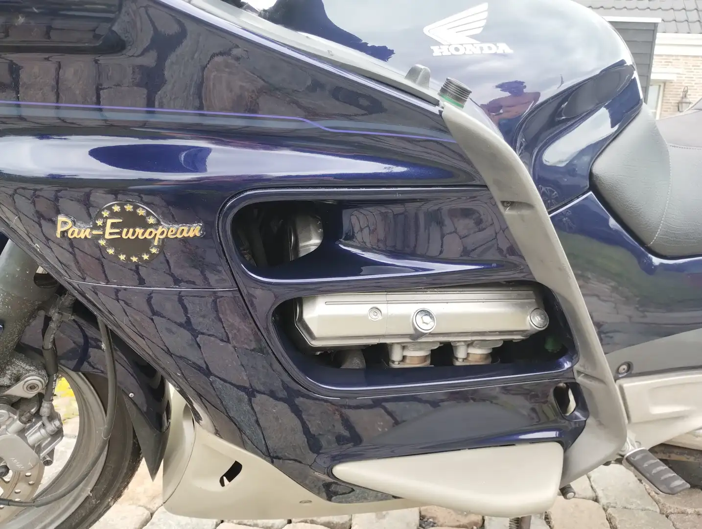 Honda Pan European ST 1100 Blauw - 2