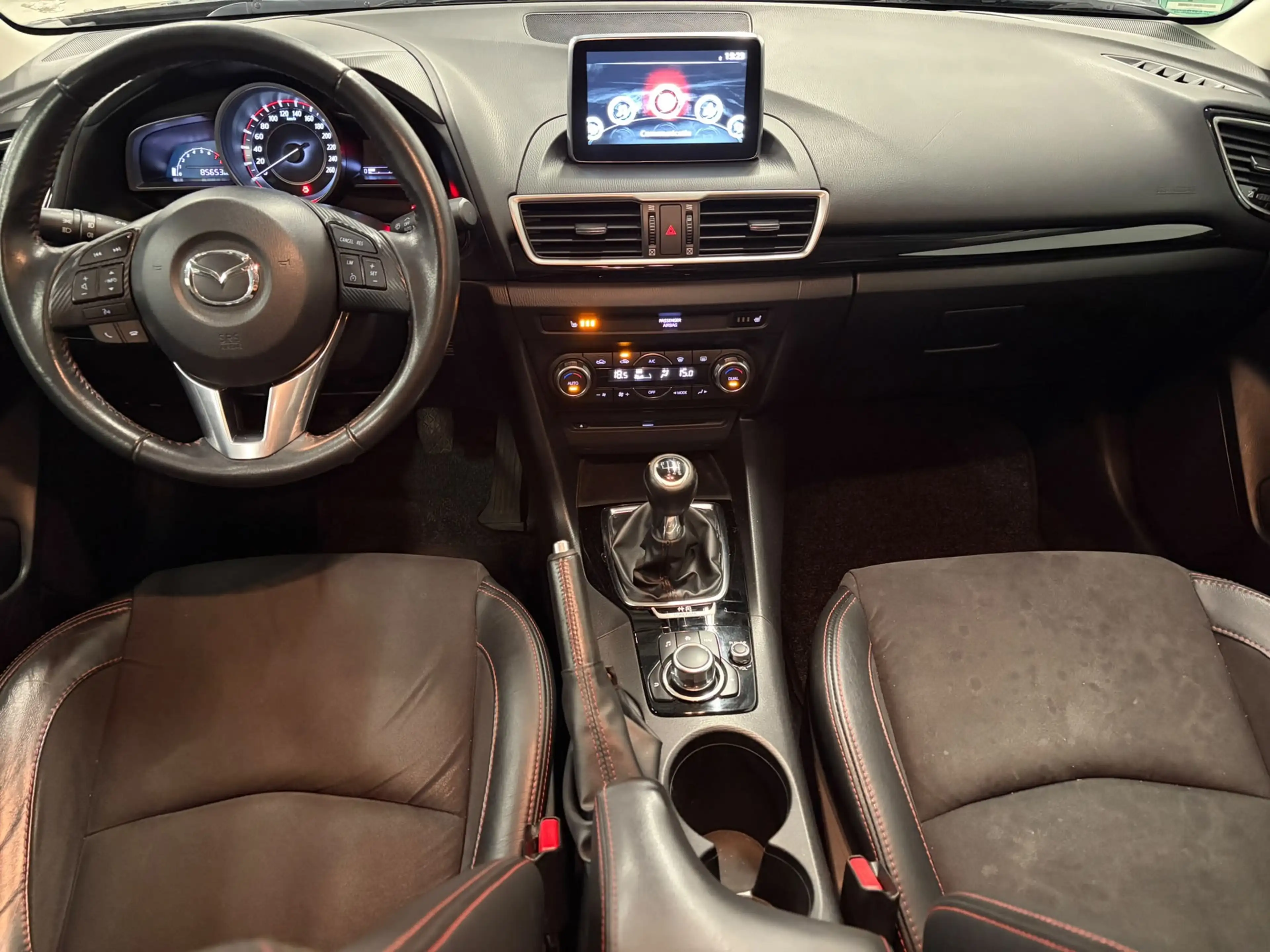 Mazda 3 2.0 GT-M 165pk / Navi / Clima / Stoelverwarming / — photo 11