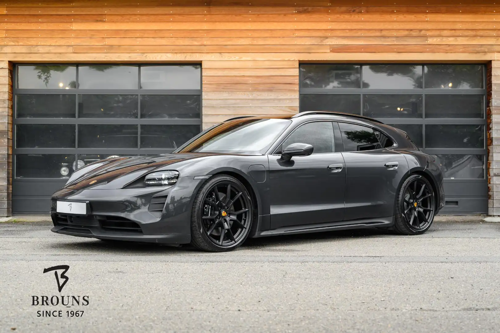 Porsche Taycan Sport Turismo GTS 598pk | 1e eig. | InnoDrive | 36 Grigio - 1