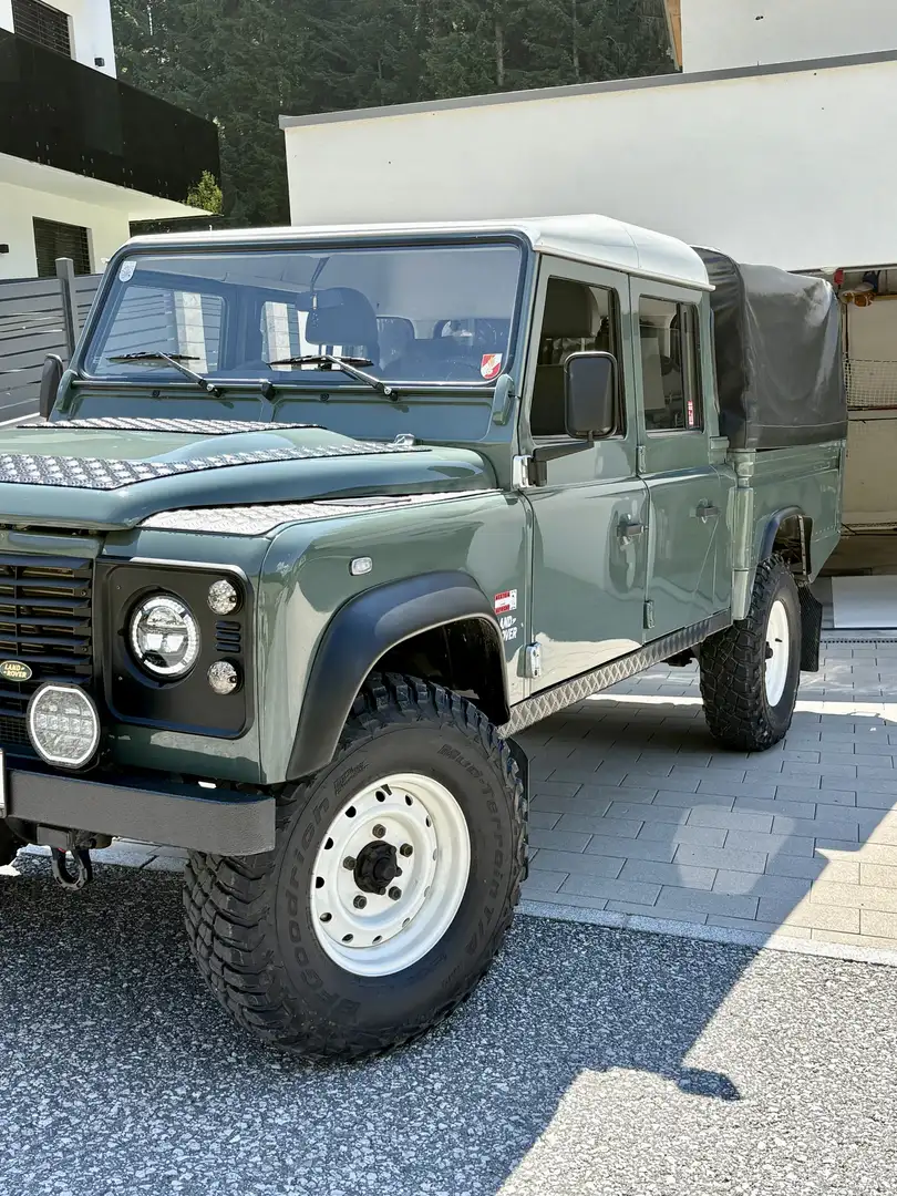 Land Rover Defender Defender 130" DCPU E 2,4 TD DCPU E Grün - 1
