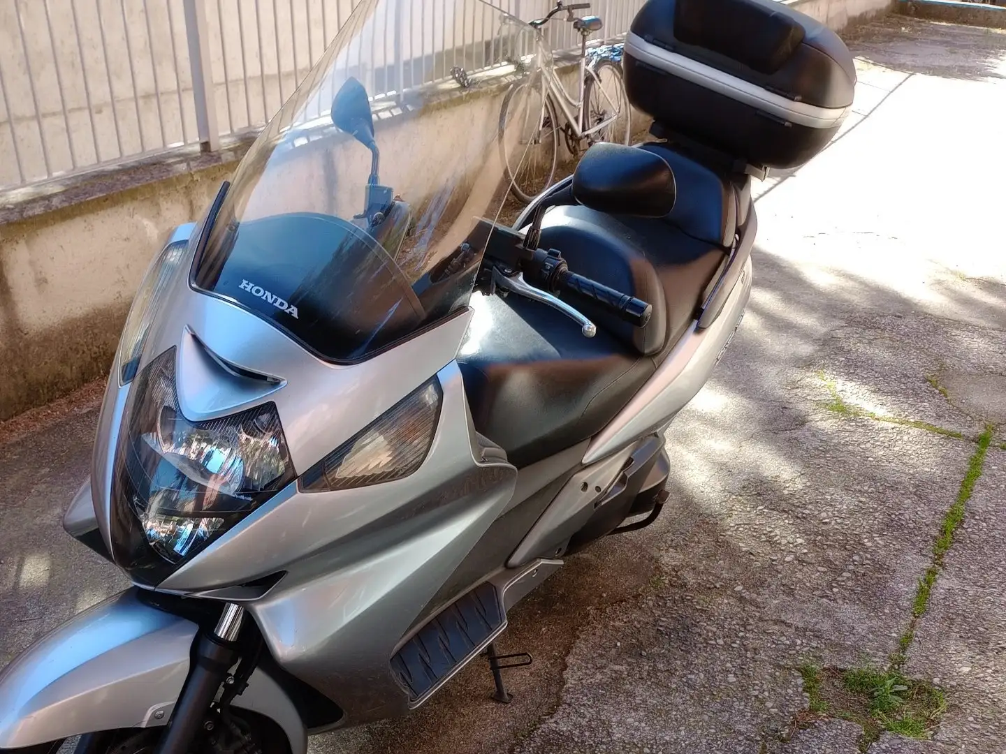 Honda Silver Wing Argent - 2
