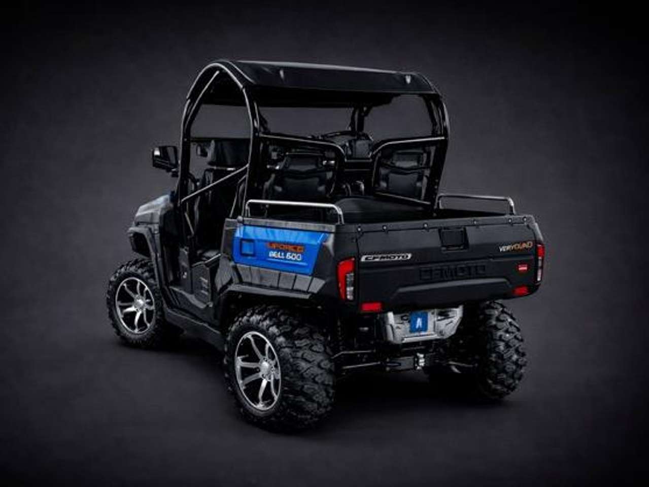 CFMOTO UForce 550 4x4 verricello gancio traino gomme nuove