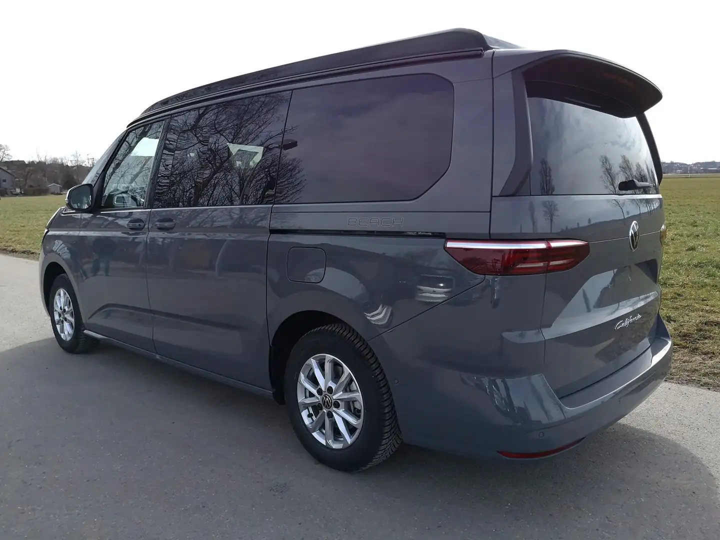 Volkswagen T7 California T7 2.0TDI DSG California Beach GV5 Elegance+ Grijs - 2