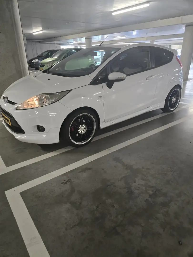 Ford Fiesta 1.4 Trend Wit - 2