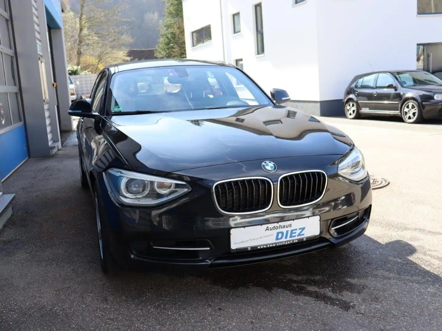 BMW 120 120d xDrive Zwart - 1