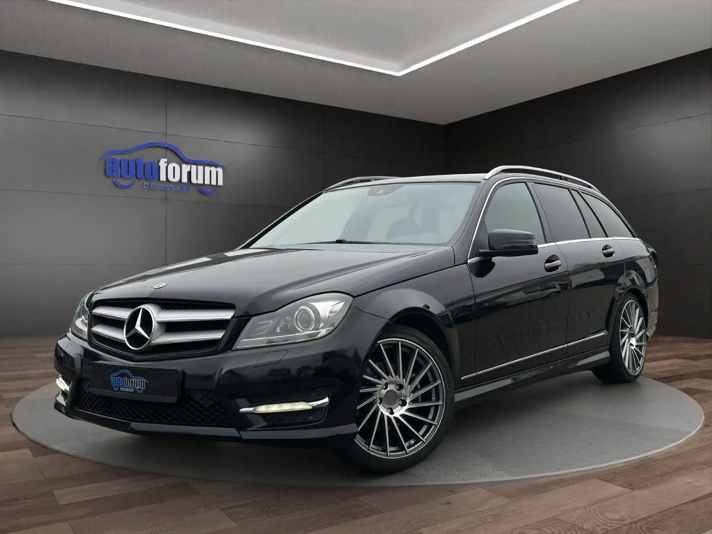 Mercedes-Benz C 250 T CGI AMG°AHK°BI-XENON°NAVI°LEDER°SHZ°PDC Schwarz - 1