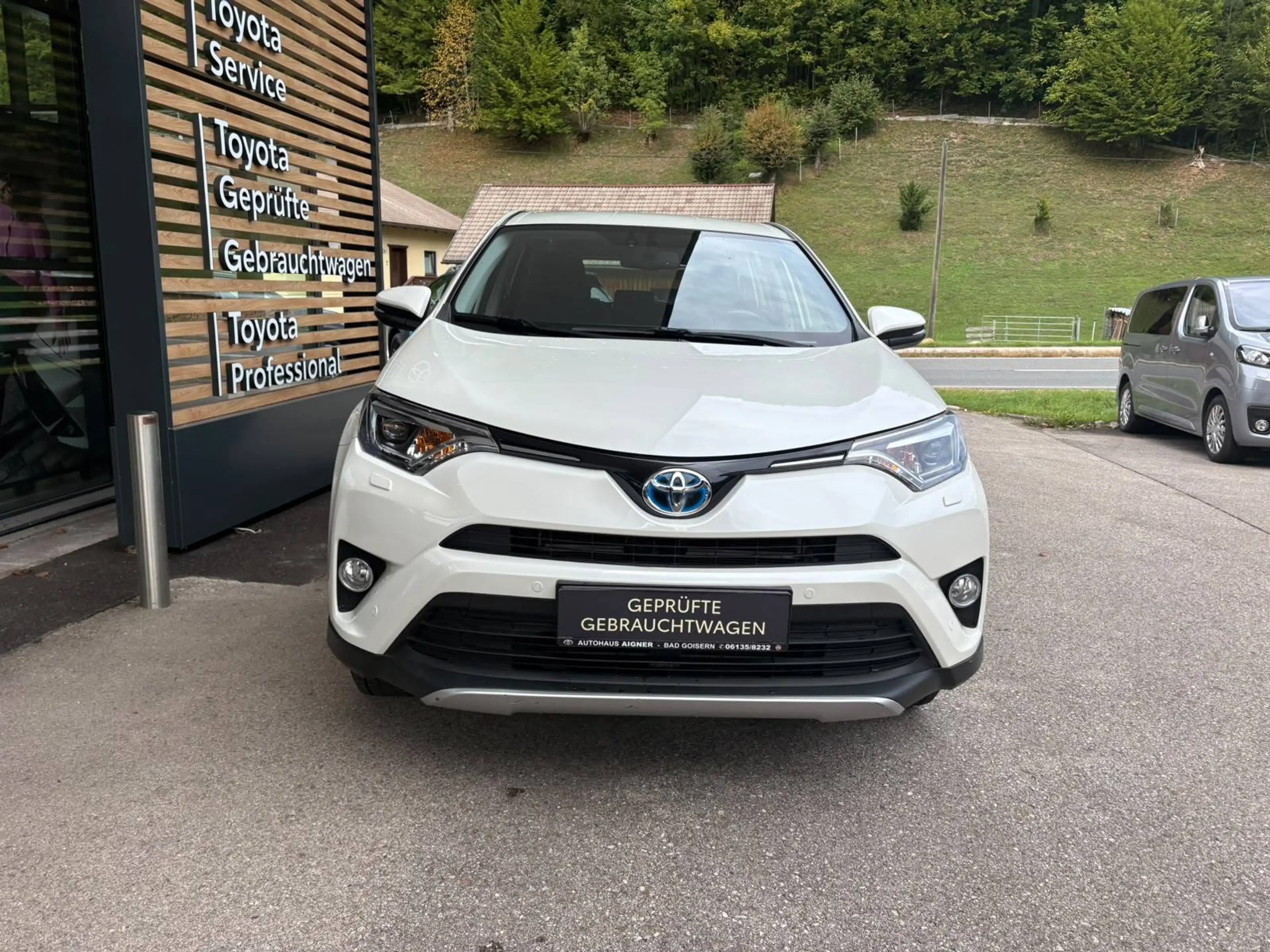 Toyota RAV4 — photo 3