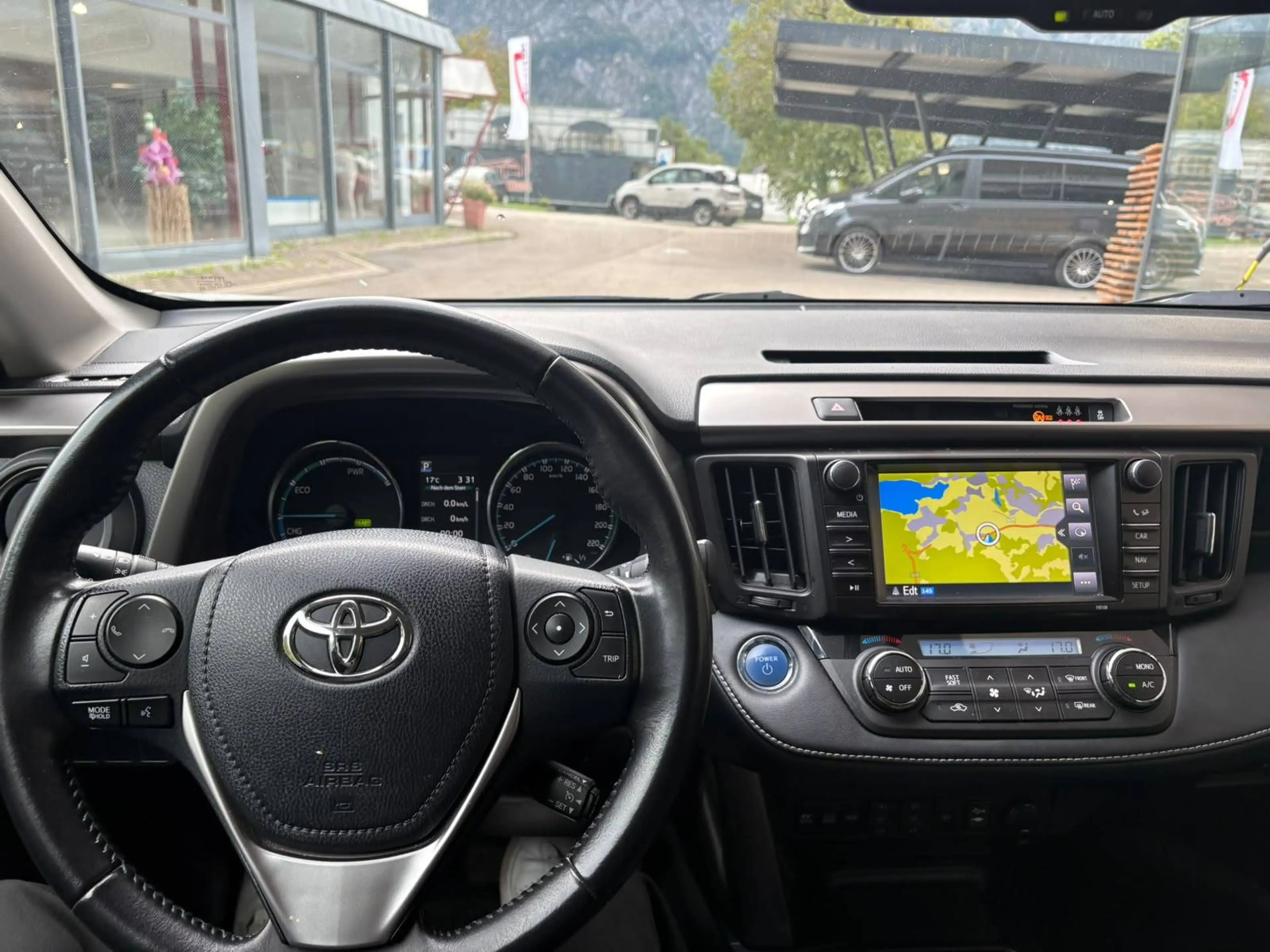 Toyota RAV4 — photo 13