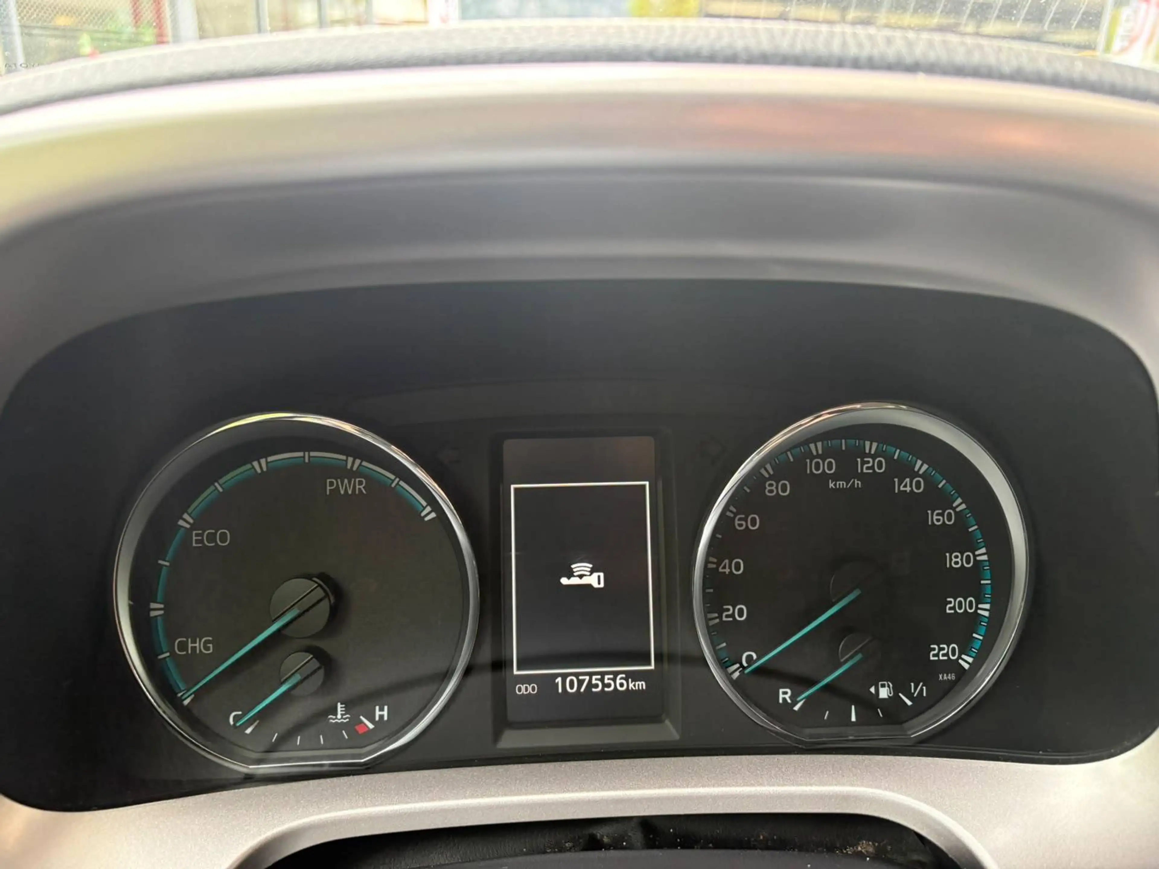 Toyota RAV4 — photo 11