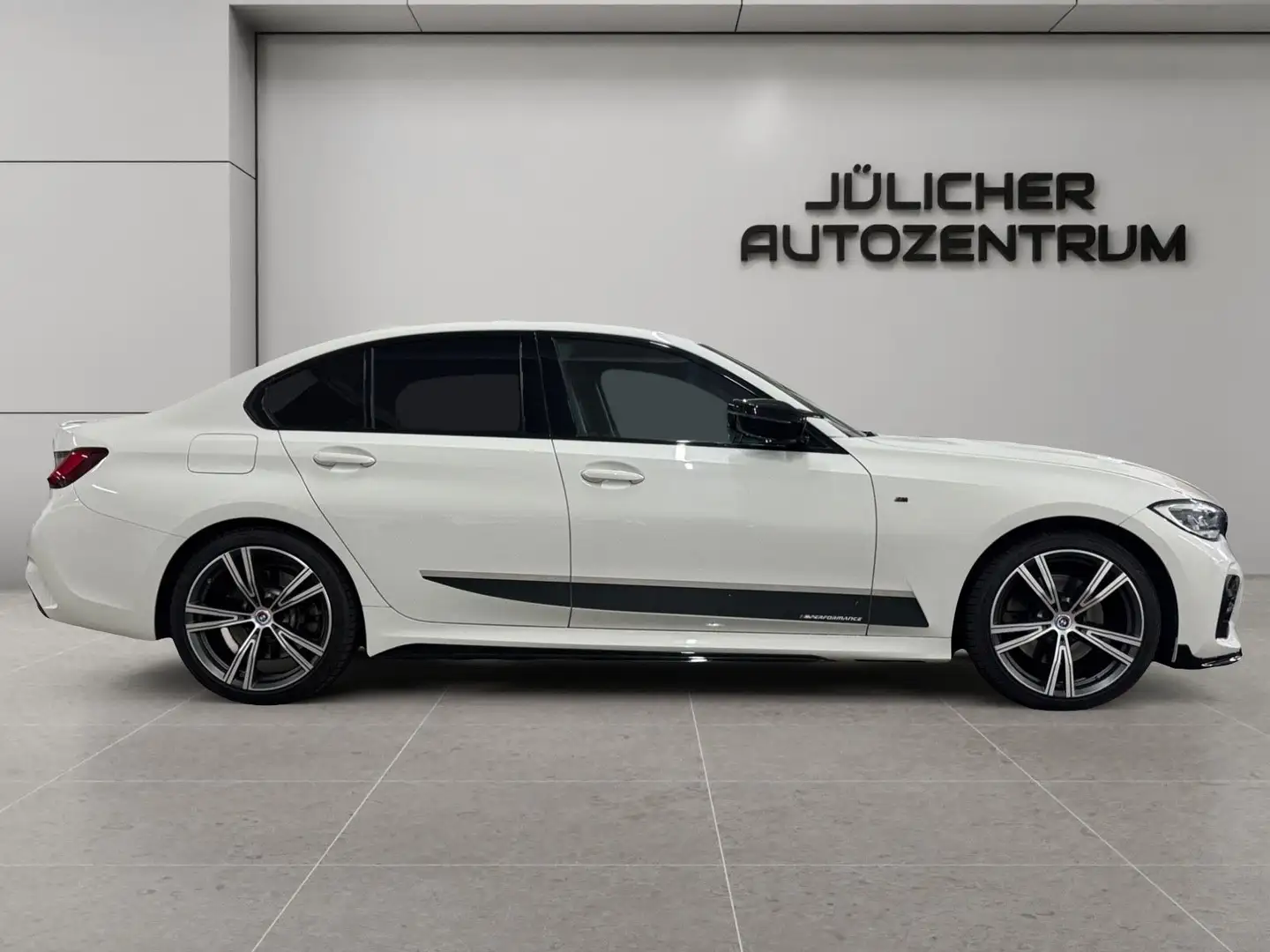 BMW 330 i xDrive M Sport Performance,Scheckh.Insp.Neu Weiß - 2