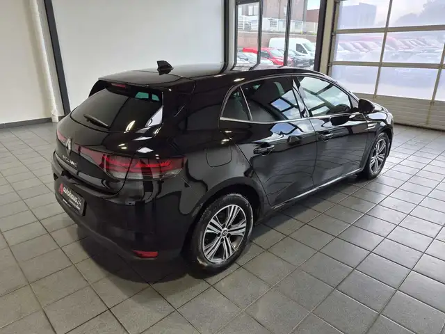 Renault Megane view 5
