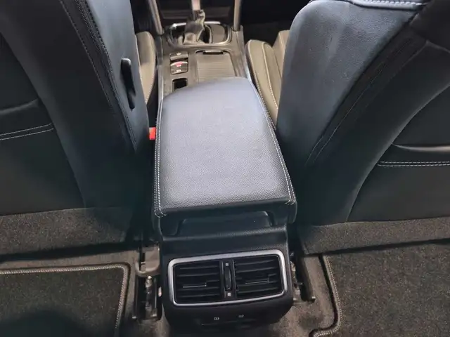 Renault Megane view 13