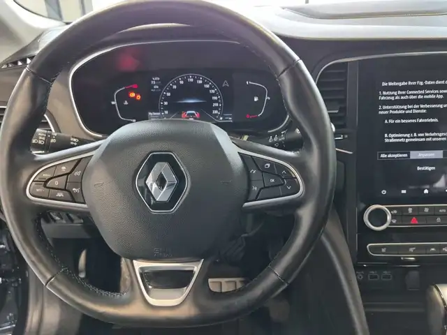 Renault Megane view 10