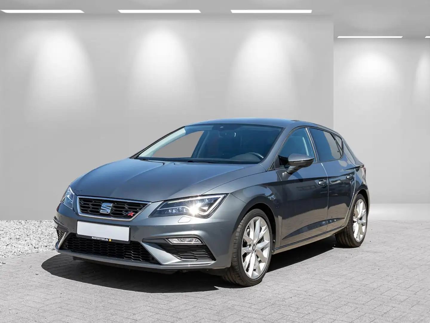 SEAT Leon TSI FR Leder/Alca+Navi+LED+Kamera+18Z+SHZ+PDC+Priv Grau - 2