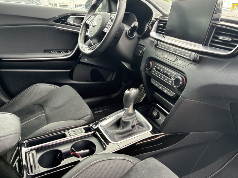 Kia Ceed / cee'd 1.4 T-GDI GT Line Leder/Glasdach/Navigation — photo 11