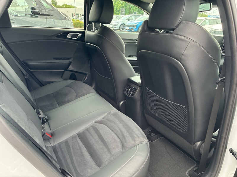 Kia Ceed / cee'd 1.4 T-GDI GT Line Leder/Glasdach/Navigation — photo 8