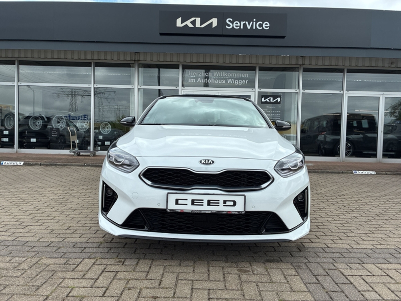 Kia Ceed / cee'd 1.4 T-GDI GT Line Leder/Glasdach/Navigation — photo 13