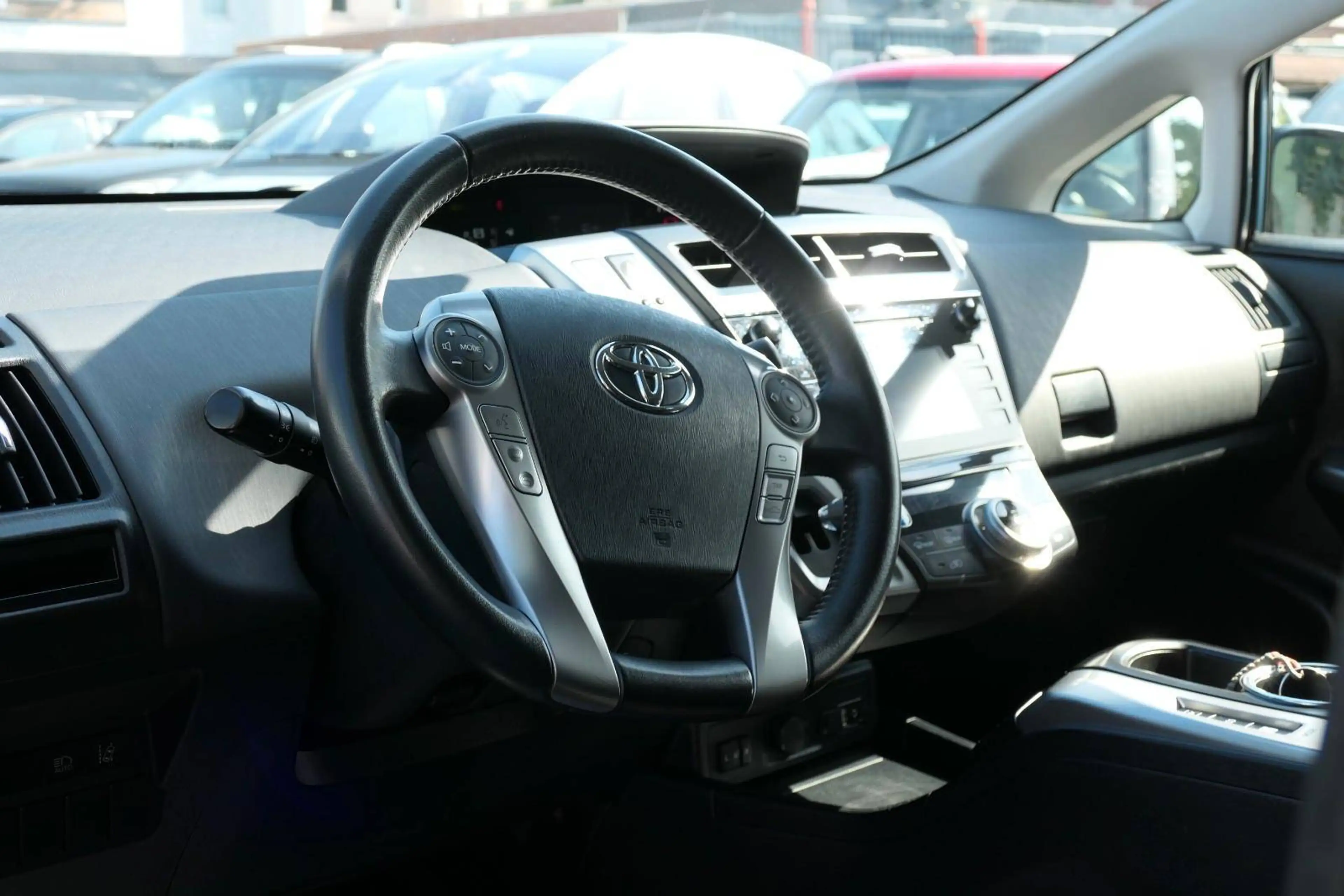 Toyota Prius+ Prius (Hybrid) Comfort-7-Sitze-Navi-Kamera-PDC-Verkehrszeichenerkennung — photo 12