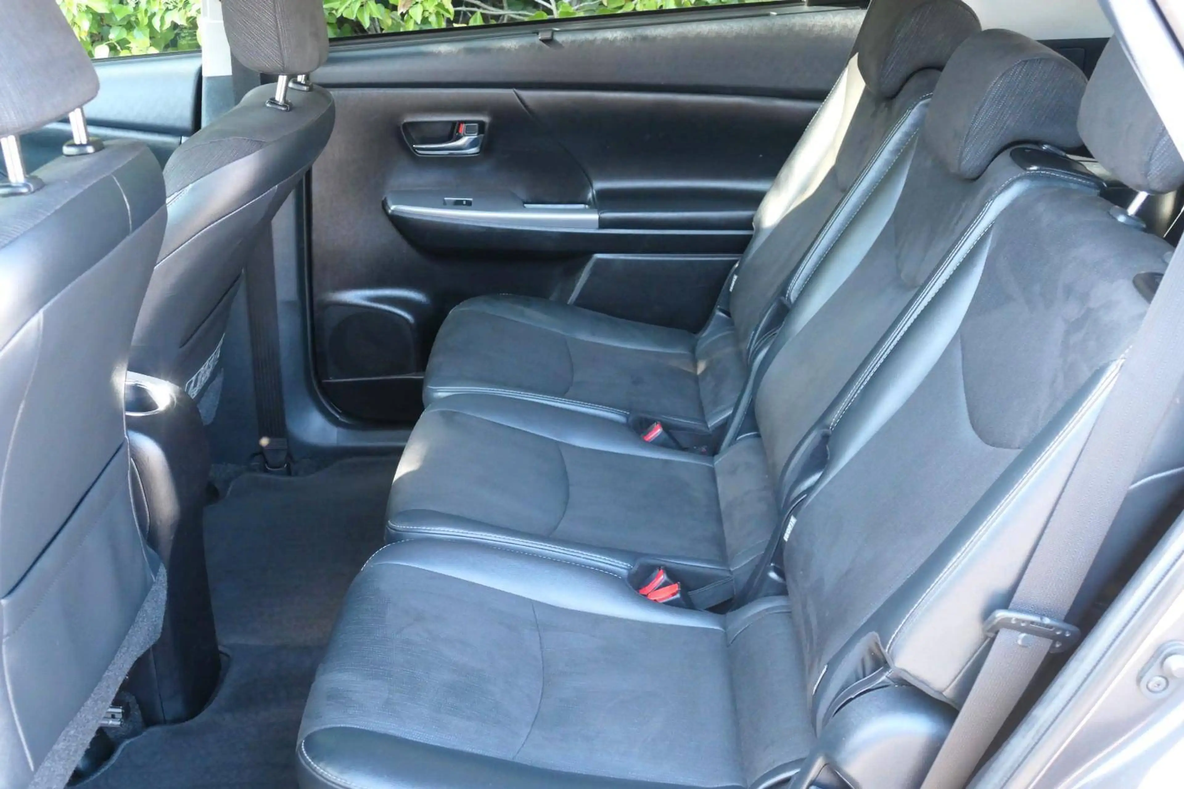 Toyota Prius+ Prius (Hybrid) Comfort-7-Sitze-Navi-Kamera-PDC-Verkehrszeichenerkennung — photo 4