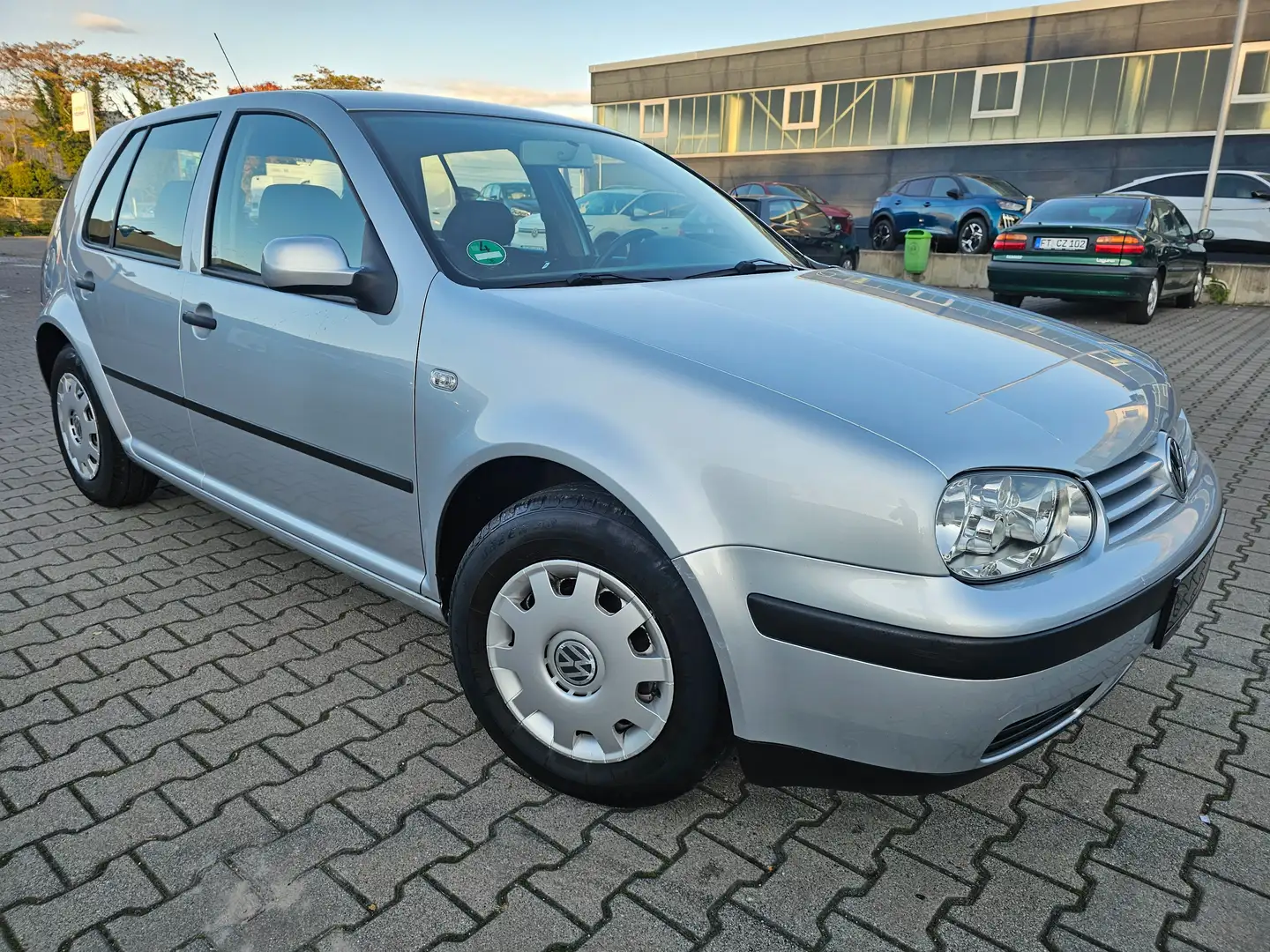 Volkswagen Golf Golf IV 1.4 Comfortline,Klima,el.Fens,Tüv 06/26 Plateado - 1