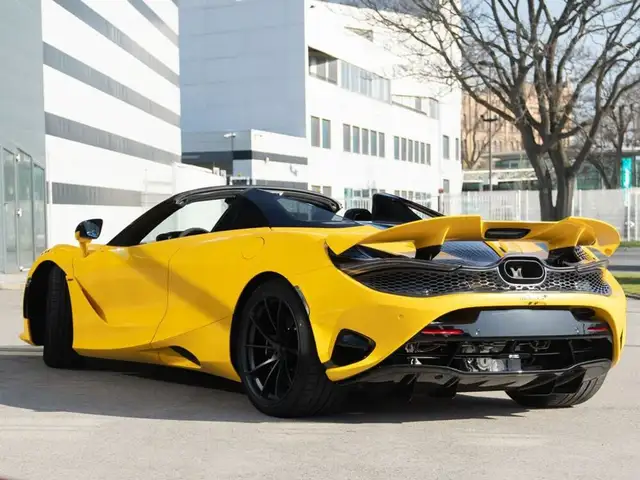 McLaren 750S 750S Spider / Volcano Yellow / Comfort Seats / B&W Ansicht 5