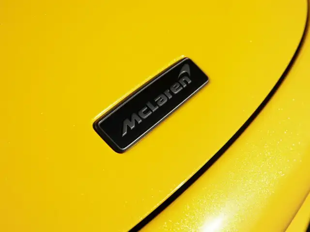 McLaren 750S 750S Spider / Volcano Yellow / Comfort Seats / B&W Ansicht 13