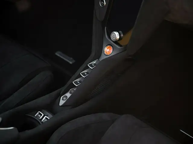 McLaren 750S 750S Spider / Volcano Yellow / Comfort Seats / B&W Ansicht 28