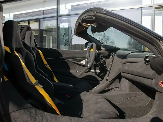 McLaren 750S 750S Spider / Volcano Yellow / Comfort Seats / B&W Ansicht 23