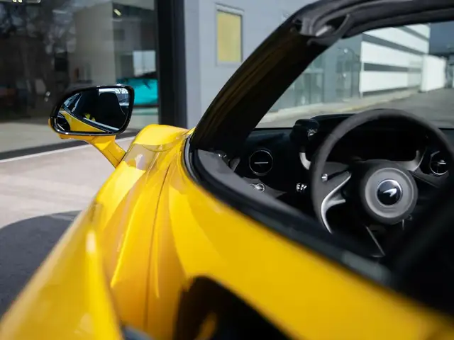 McLaren 750S 750S Spider / Volcano Yellow / Comfort Seats / B&W Ansicht 31