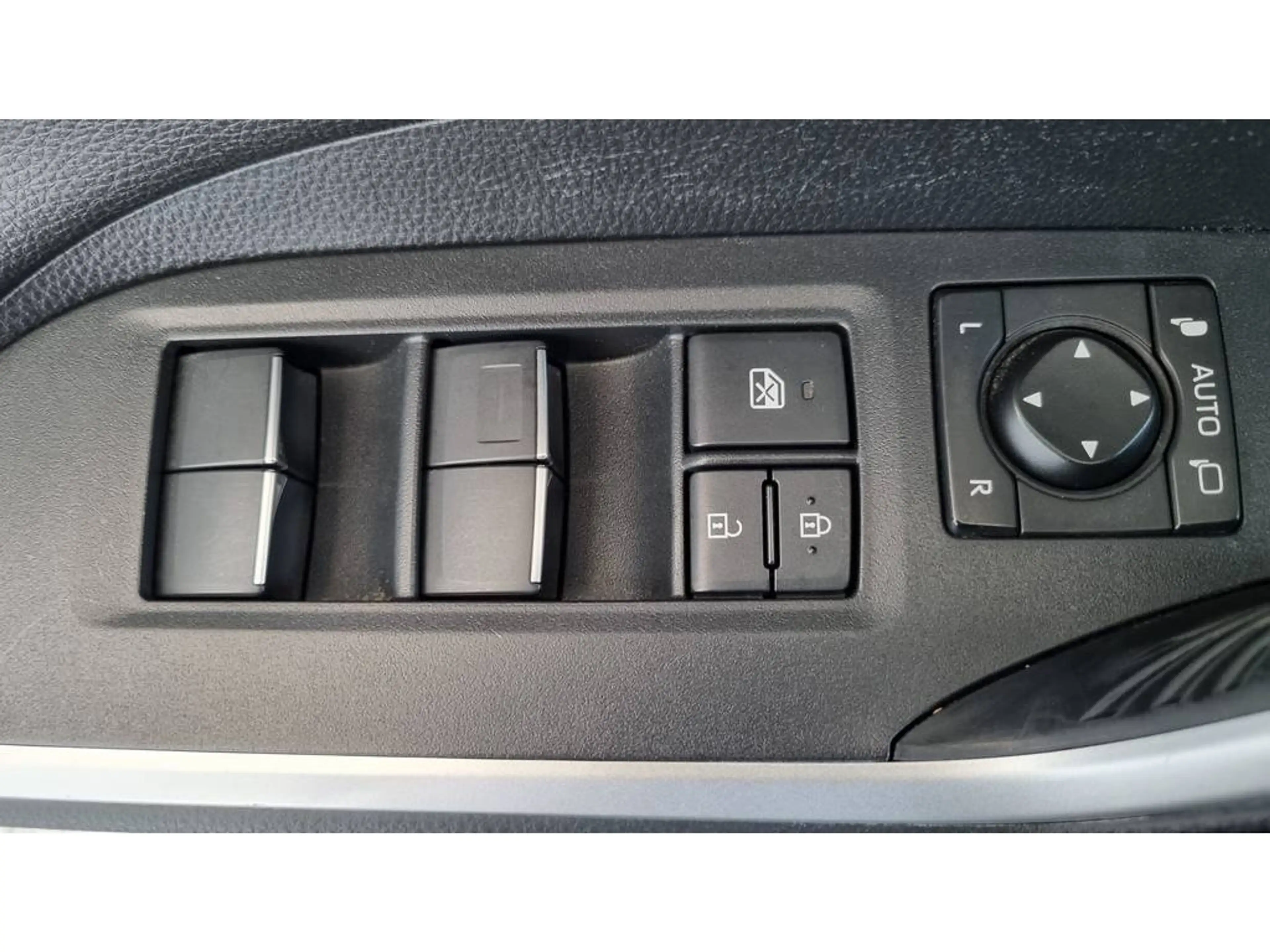 Toyota RAV 4 2.5 AWD | Trekhaak 1650 kg | Dodehoekdetectie | st — photo 11