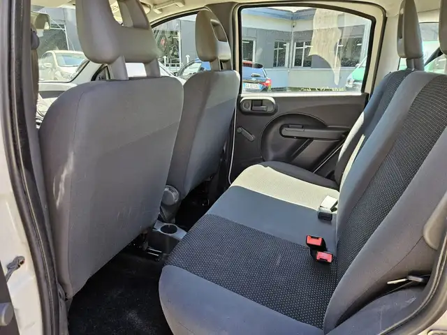 Fiat Panda view 10