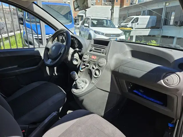 Fiat Panda view 9
