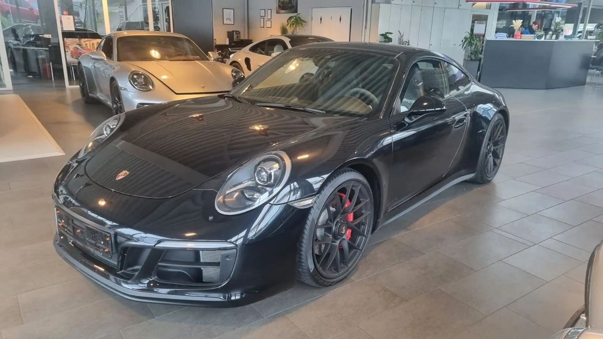 Porsche 991 GTS/Schiebdach/Sportsitze/PASM Schwarz - 1