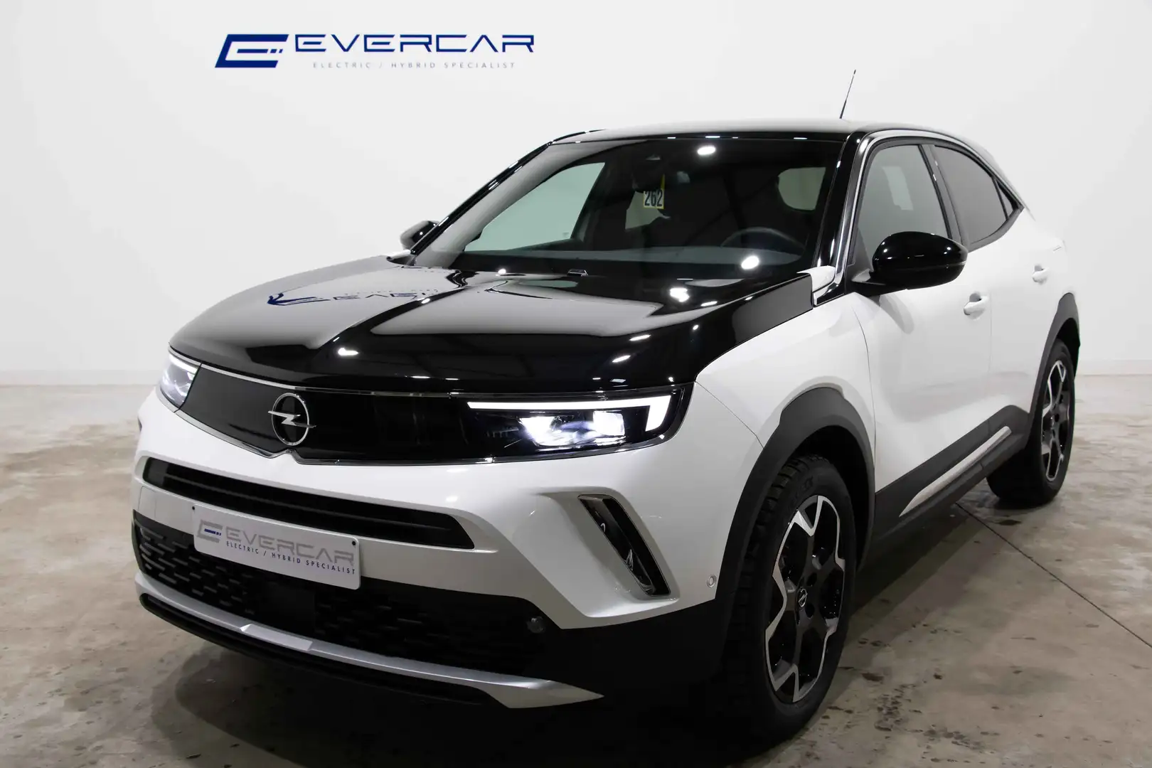 Opel Mokka-E e 50 kWh ULTIMATE ***MASSAGE*CARPLAY*ALCANTARA*** Wit - 1