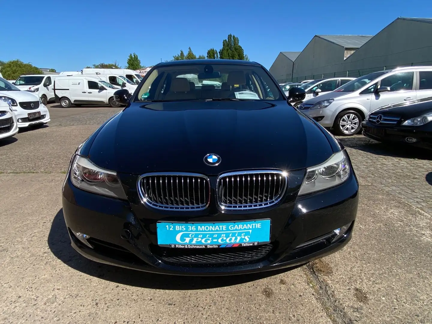 BMW 318 i Klima+Tempomat+PDC+6-Gang+1.Hand Schwarz - 2