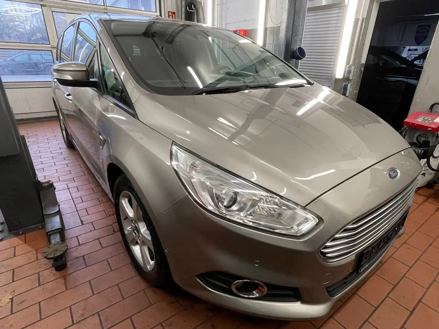Ford S-Max Trend mit neuem Partikelfilter Argent - 2