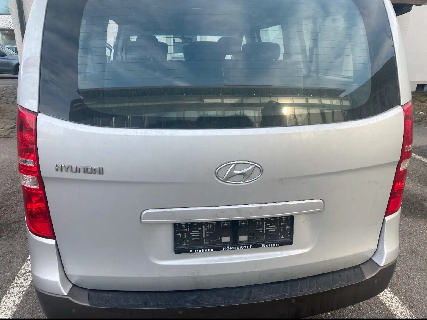 Hyundai H-1 Starex - 2