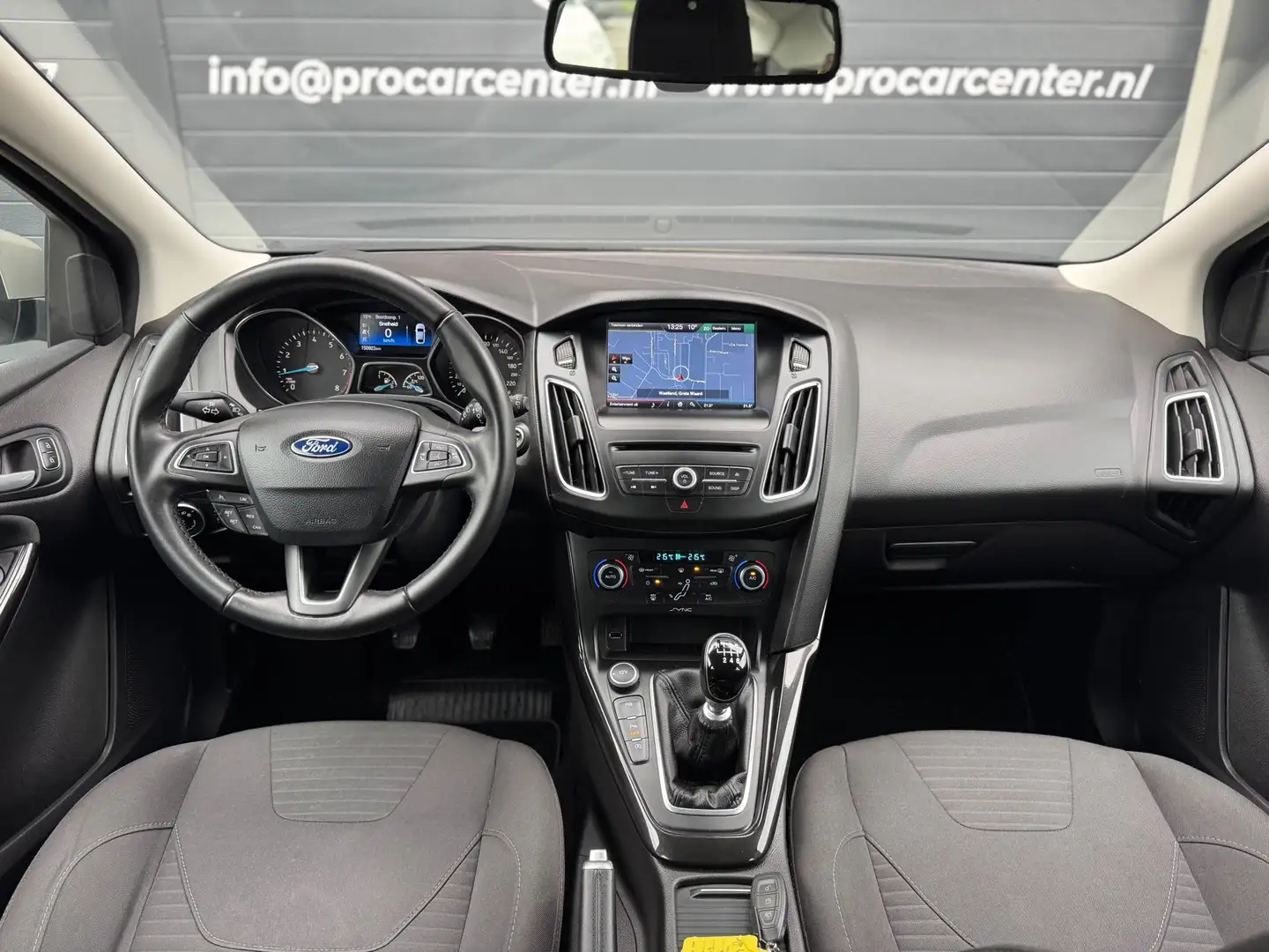 Ford Focus 1.0 Titanium Edition CLIMATE|CRUISE|V-A PDC|NAVI|E Grau - 2