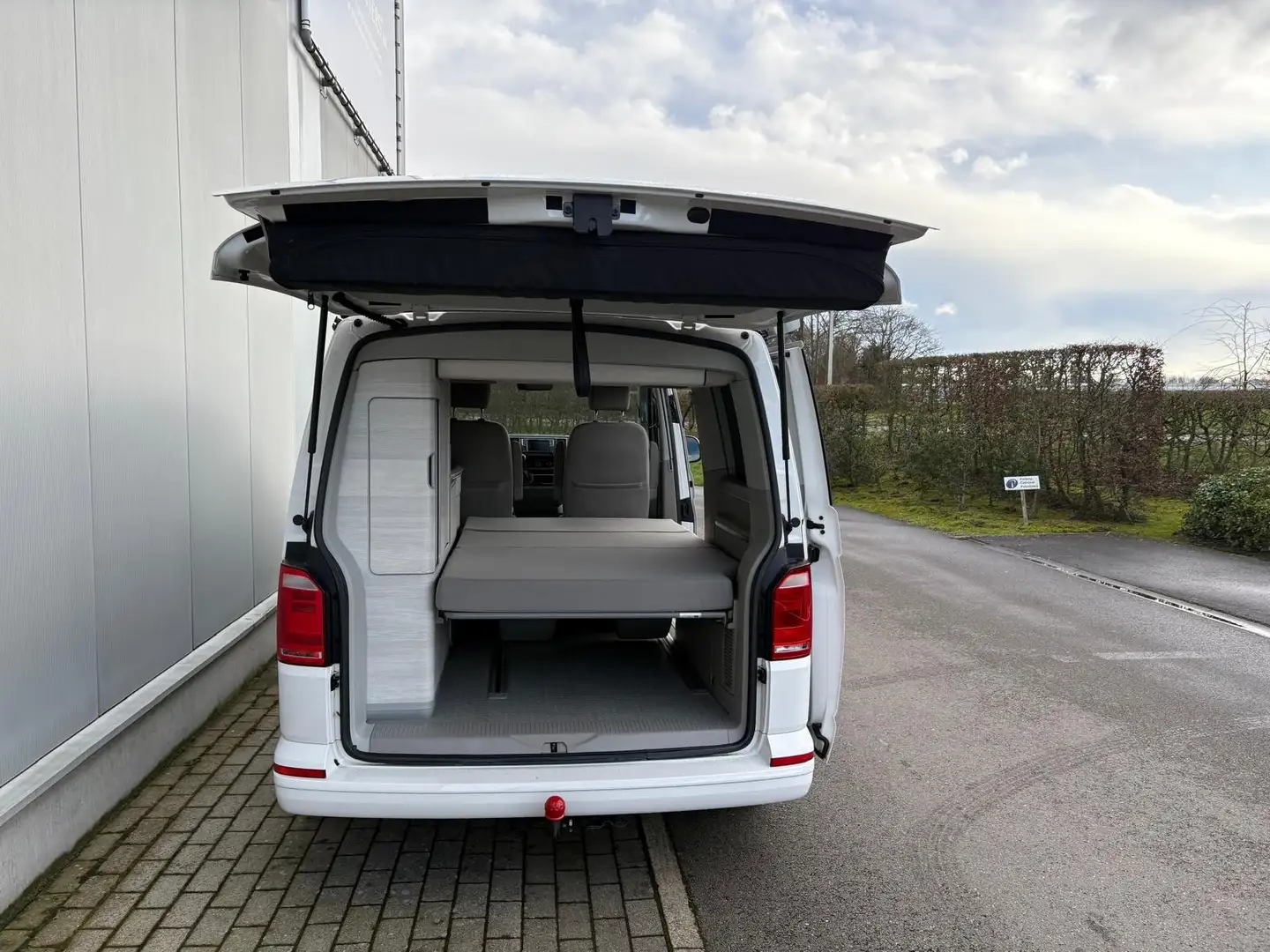 Volkswagen T6 California Blanc - 1