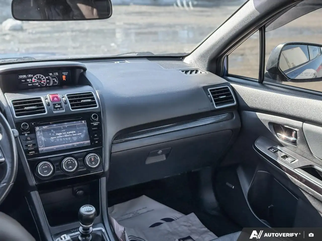 Subaru WRX снимка Subaru WRX
