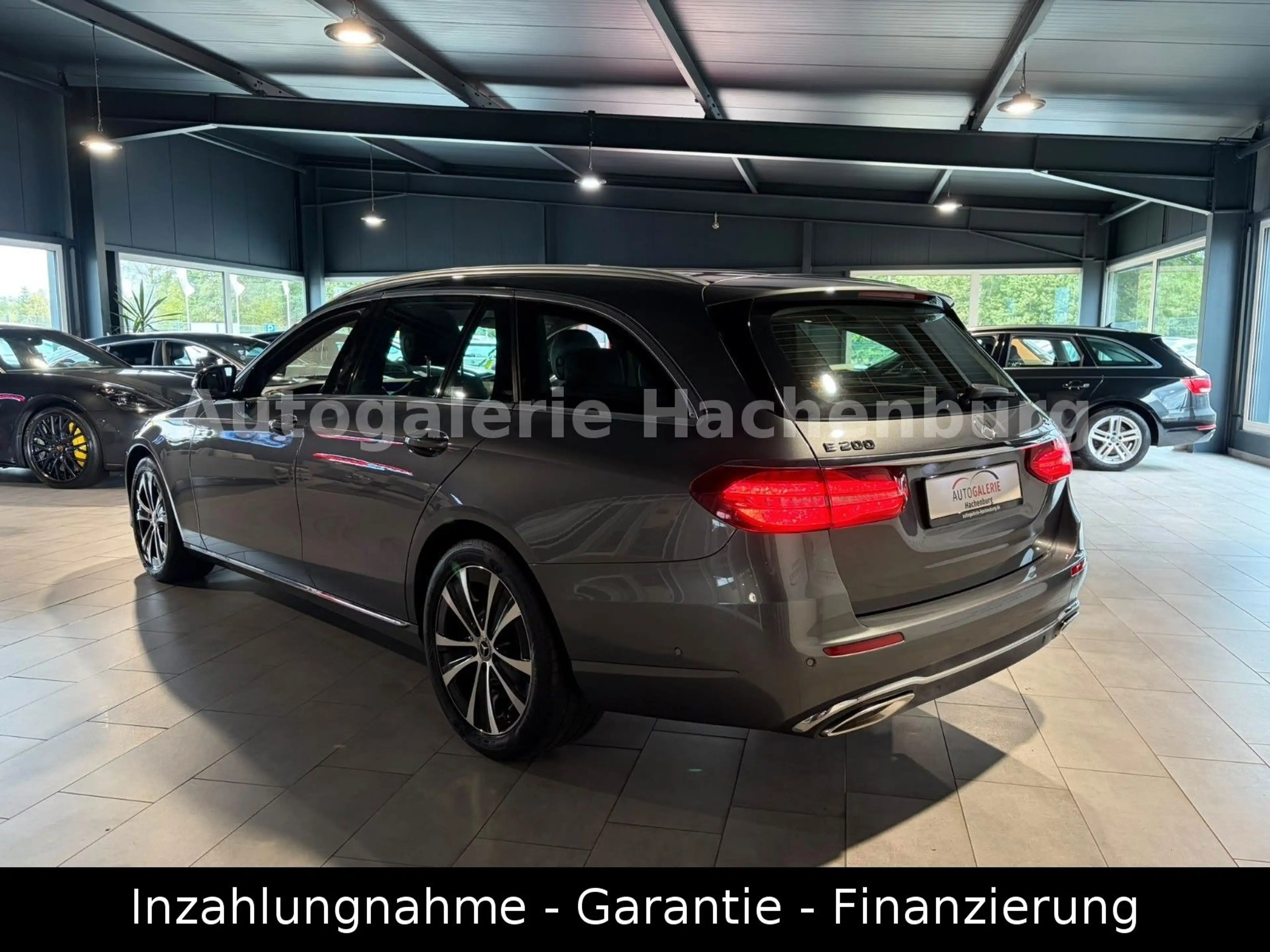 Mercedes-Benz E 200 T 4M/1.Hd/Widescreen/LED/Leder/Navi/CarPlay — photo 4