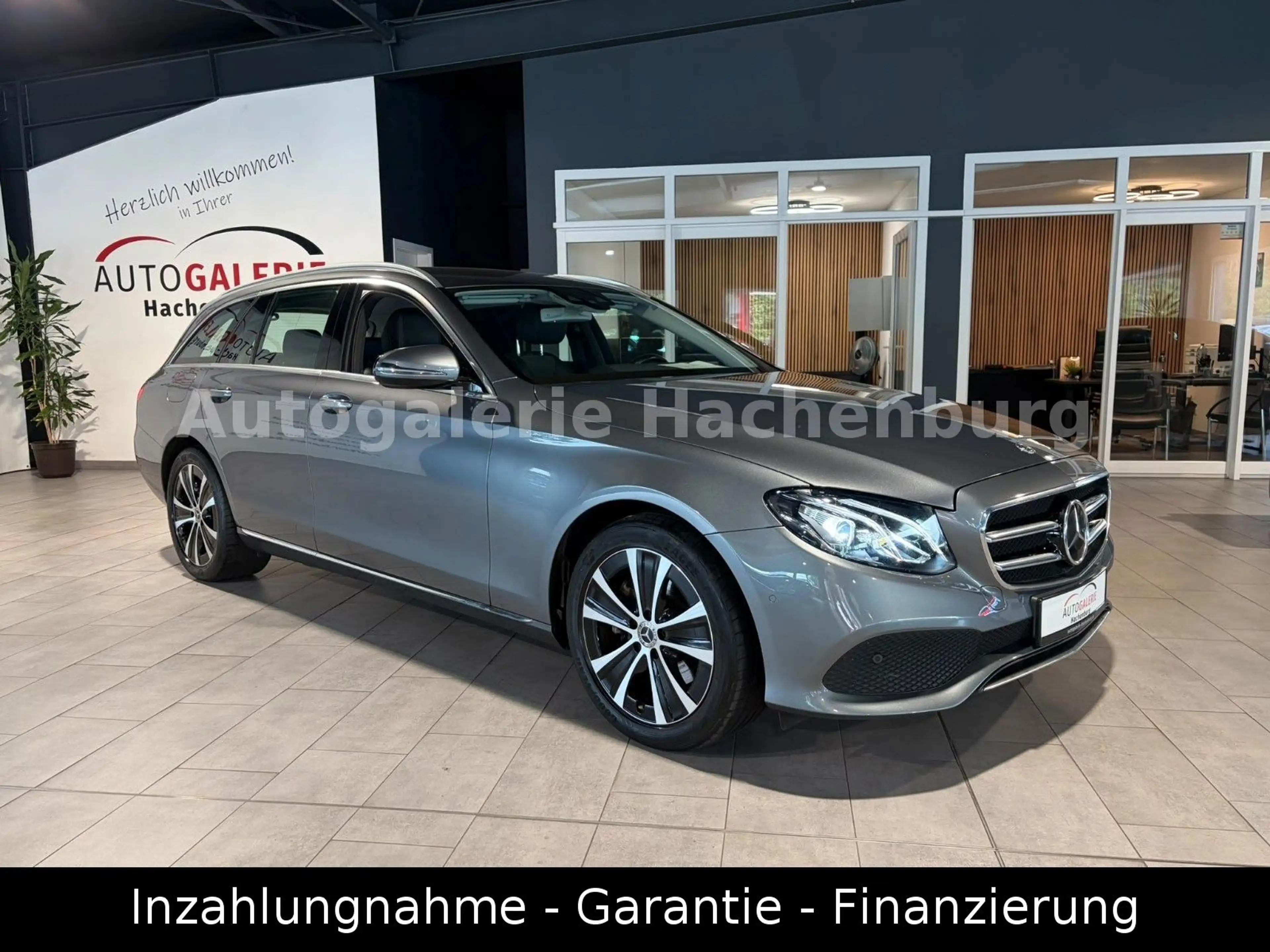 Mercedes-Benz E 200 T 4M/1.Hd/Widescreen/LED/Leder/Navi/CarPlay — photo 7