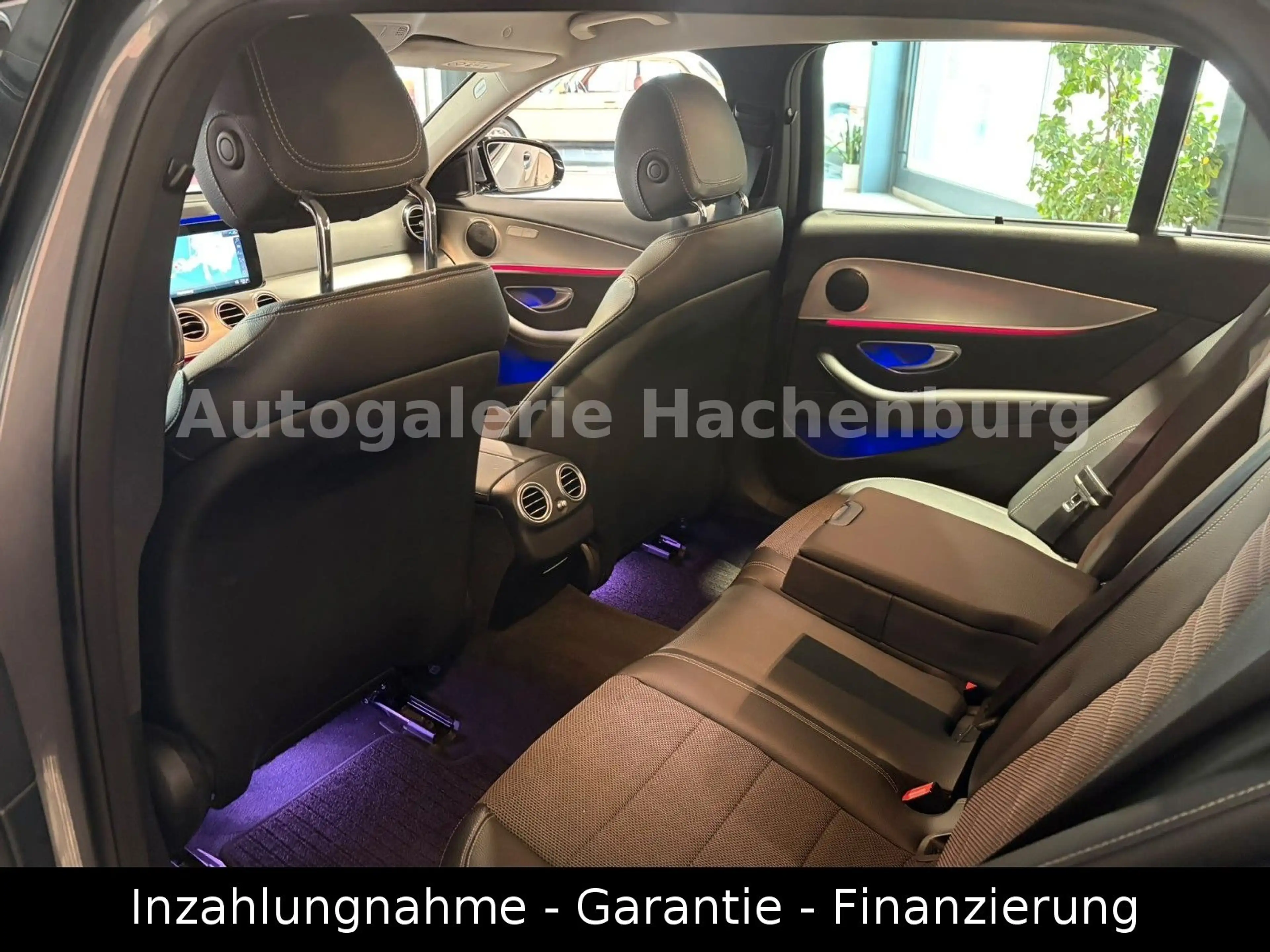 Mercedes-Benz E 200 T 4M/1.Hd/Widescreen/LED/Leder/Navi/CarPlay — photo 9
