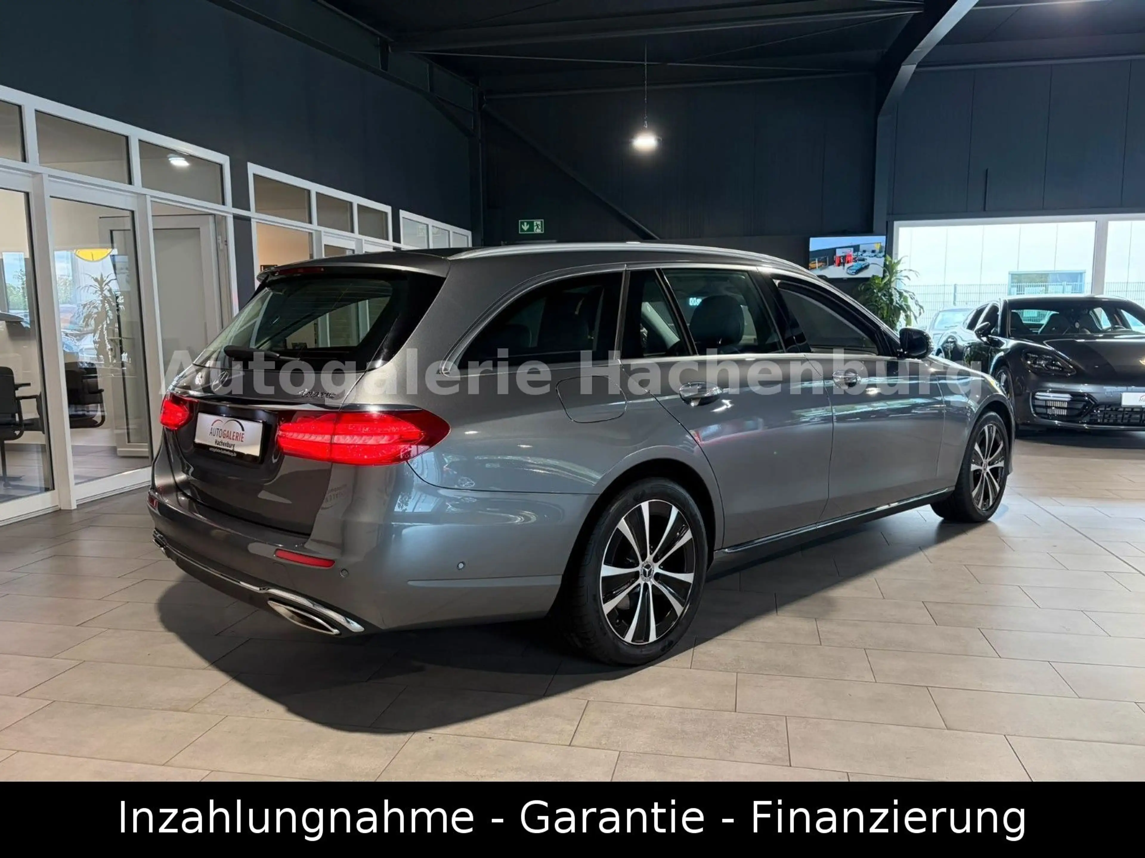 Mercedes-Benz E 200 T 4M/1.Hd/Widescreen/LED/Leder/Navi/CarPlay — photo 6
