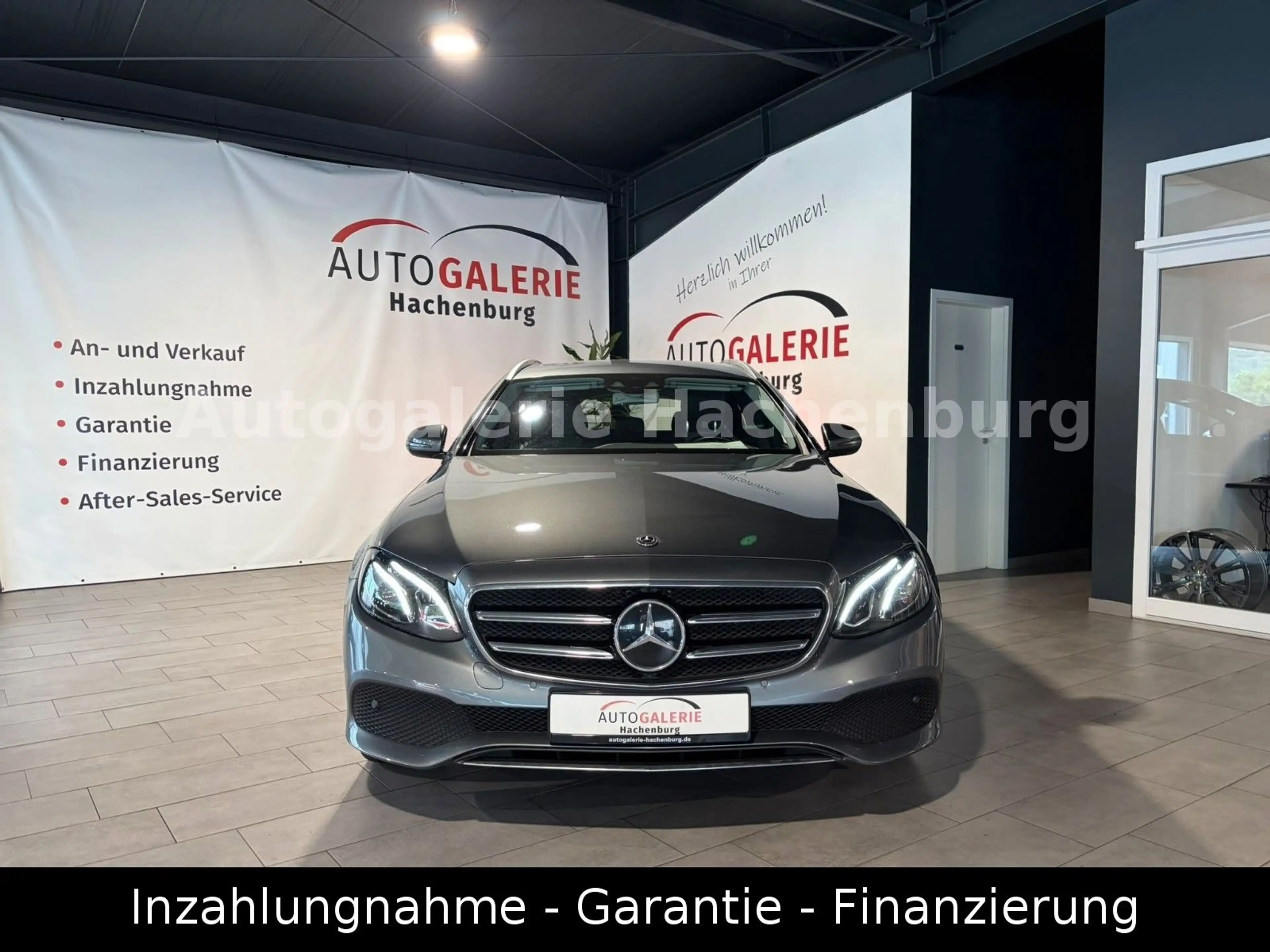Mercedes-Benz E 200 T 4M/1.Hd/Widescreen/LED/Leder/Navi/CarPlay — photo 3