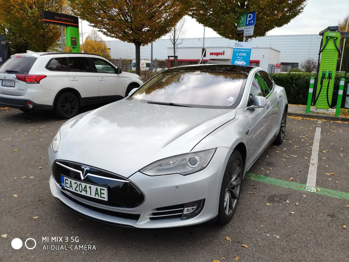 Tesla Model S Stříbrná - 1