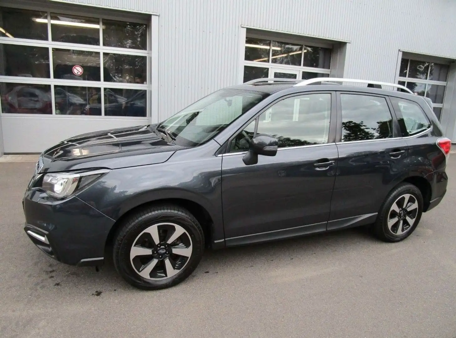 Subaru Forester 2.0D Exclusive Lineartronic + AHK Grau - 2