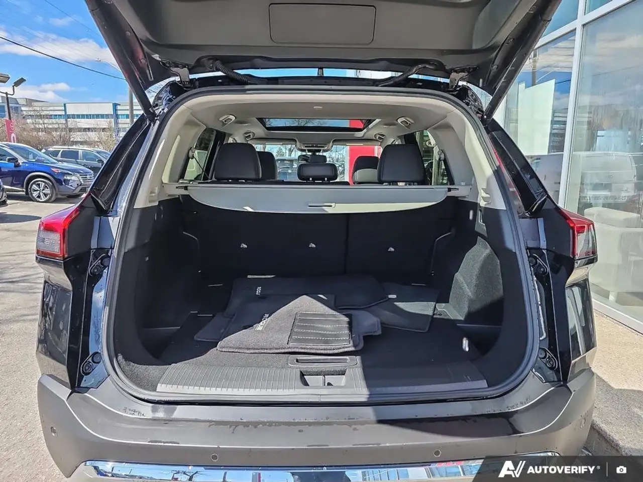 Nissan Rogue снимка Nissan Rogue