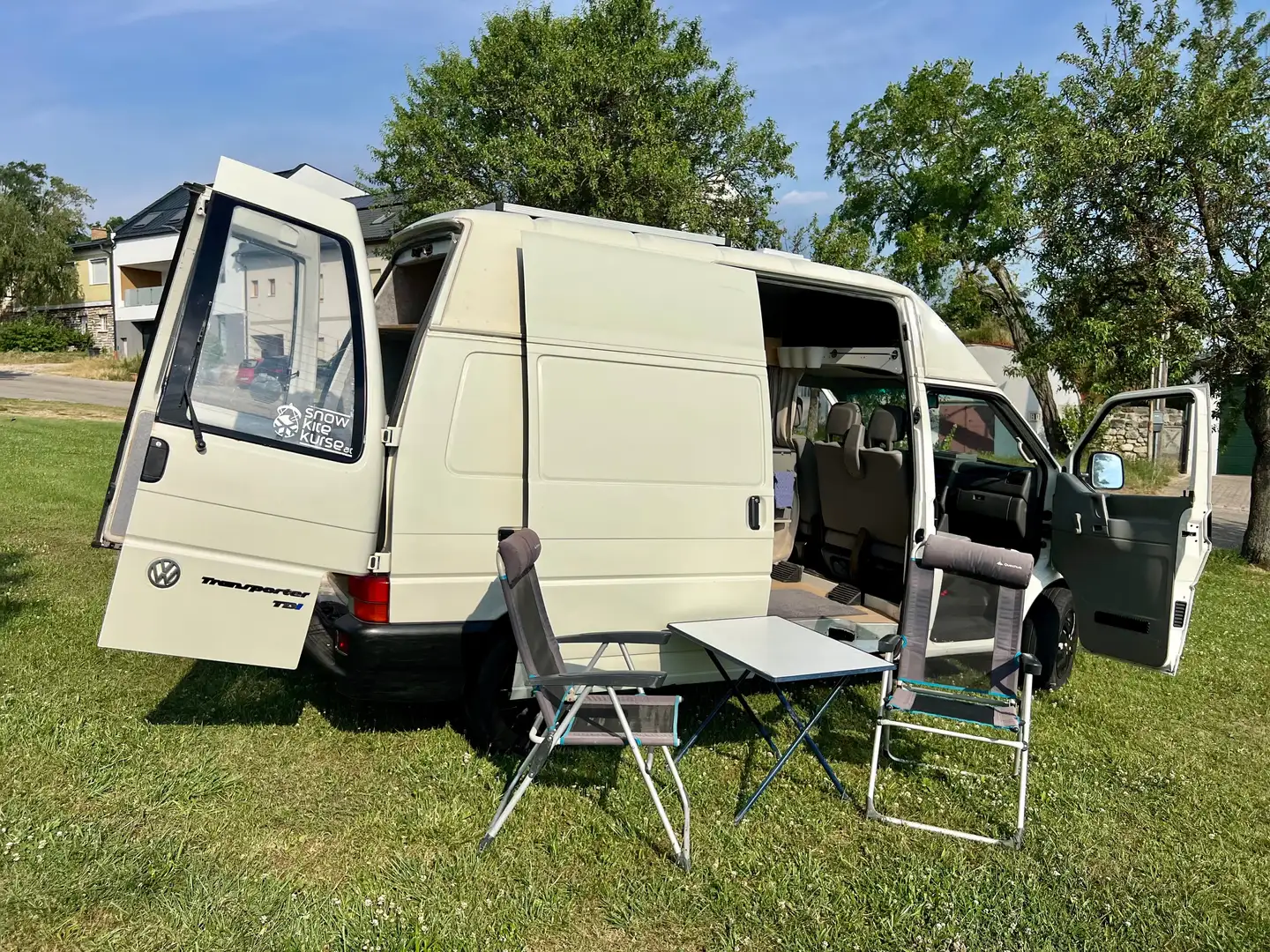 Volkswagen T4 Transporter mit Tischler-Campingausbau Weiß - 1