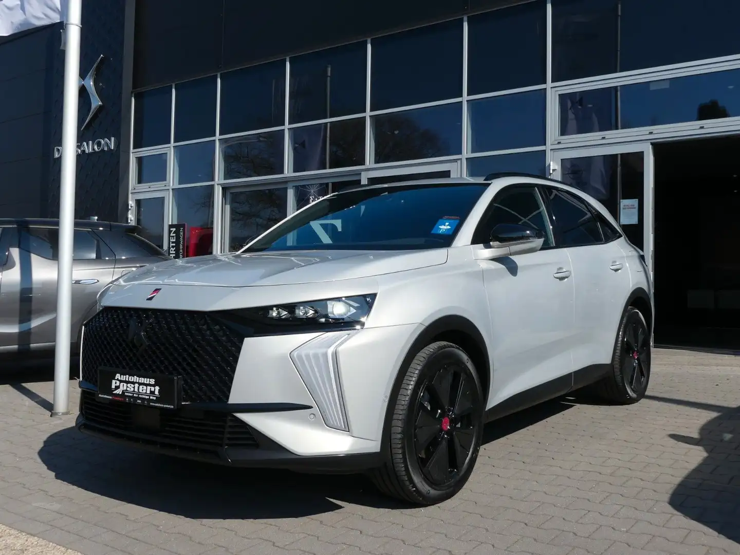 DS Automobiles DS 7 Crossback E-Tense 225 Perf. Line+ Šedá - 1